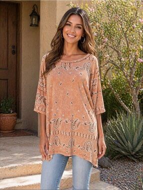 Easel paisley print 3/4 sleeve side slit tunic top